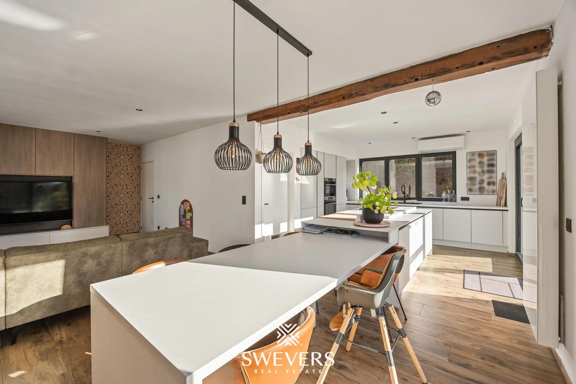 Ruime woning met magazijn in KMO-zone te Tongeren foto 4