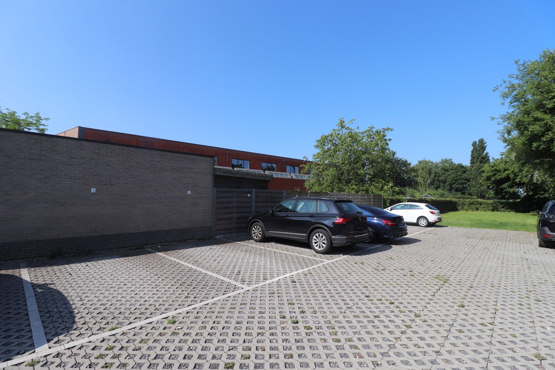 Energiezuinig (E-peil 20) appartement op de tweede verdieping met 3 slaapkamers, terras en autostaanplaats. foto 13