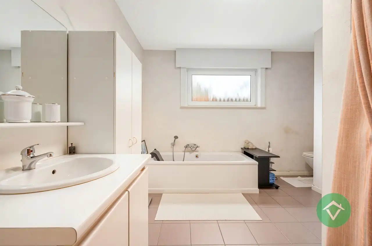 Alleenstaande woning met 4 slaapkamers te Ichtegem  foto 17