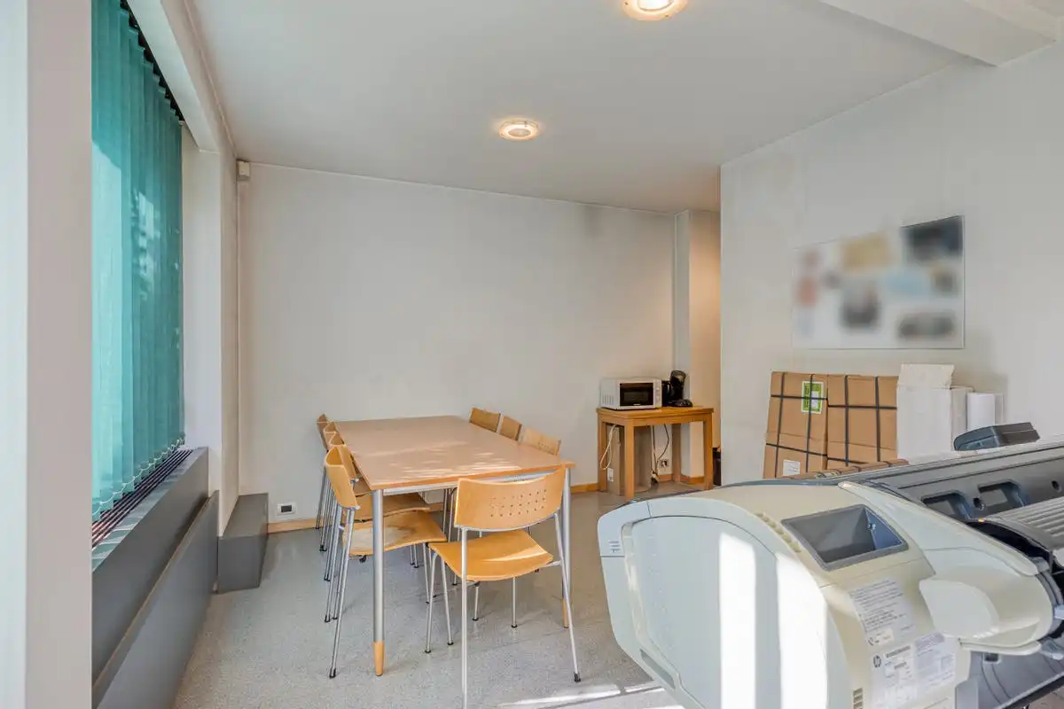 Grote kantoorruimtes (mogelijkheid tot 5 appartementen) in Strombeek: een strategische keuze voor ondernemingen foto 17
