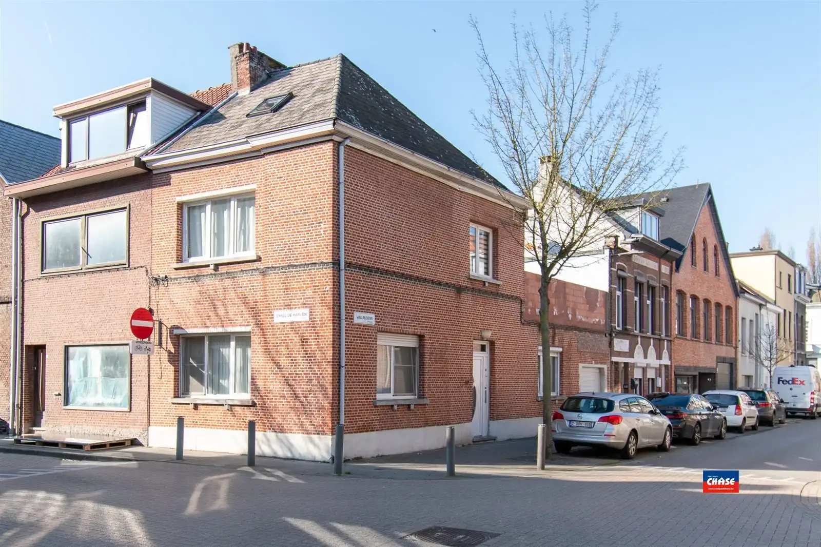 Hoofdfoto van de publicatie: Hoekwoning met 2 tot 3 slpks, stadstuin en garage