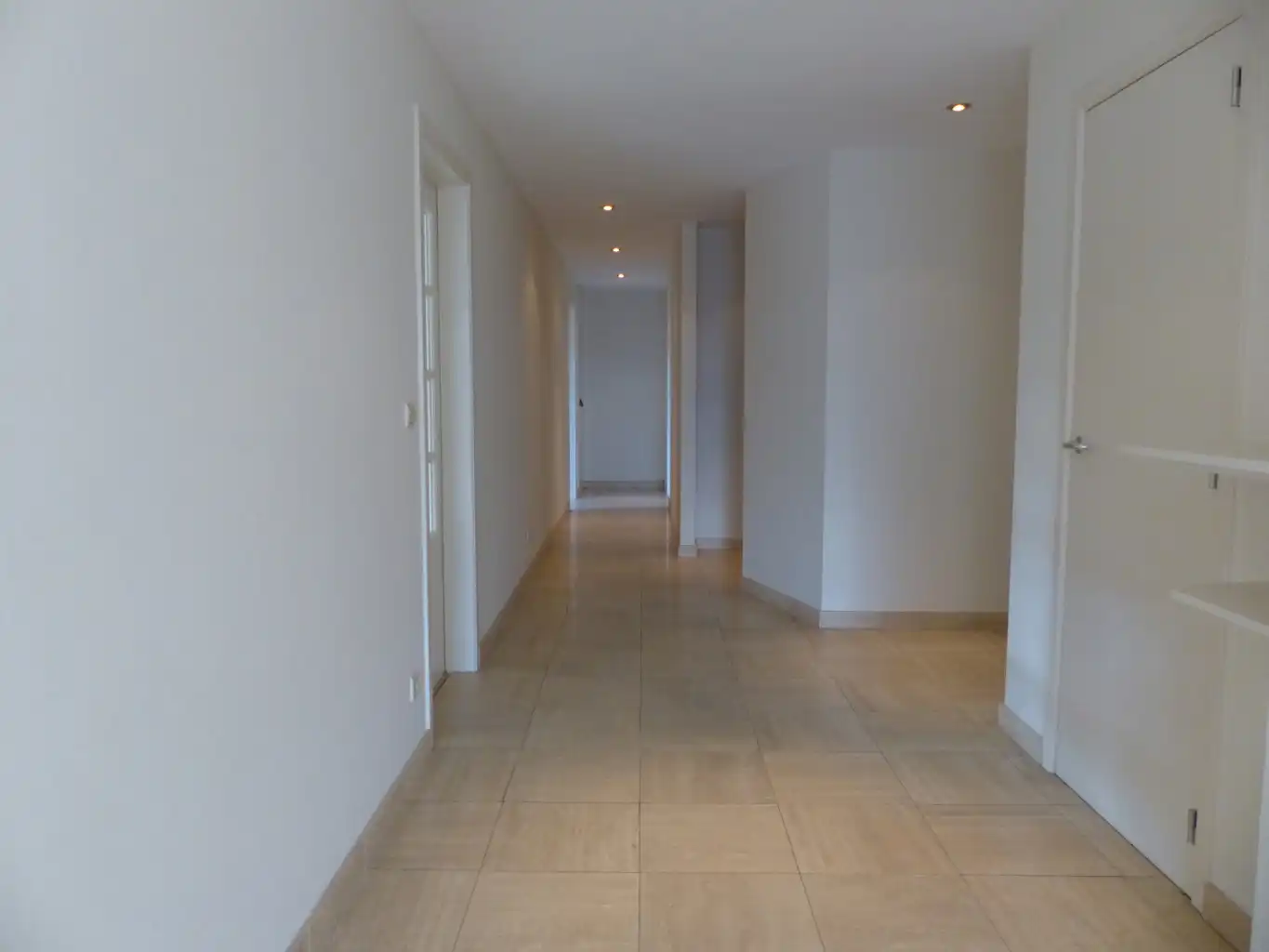 Uitzonderlijk appartement van 172m² met 3 slaapkamers. foto 8