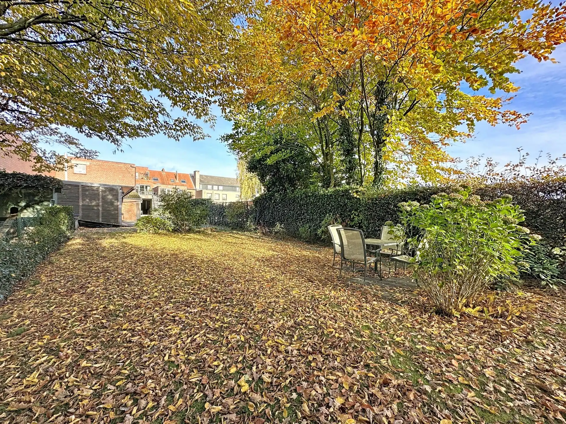 Zeer ruim en luxueus appartement met 2 slaapkamers, terras, tuin en overdekte staanplaats. foto 41