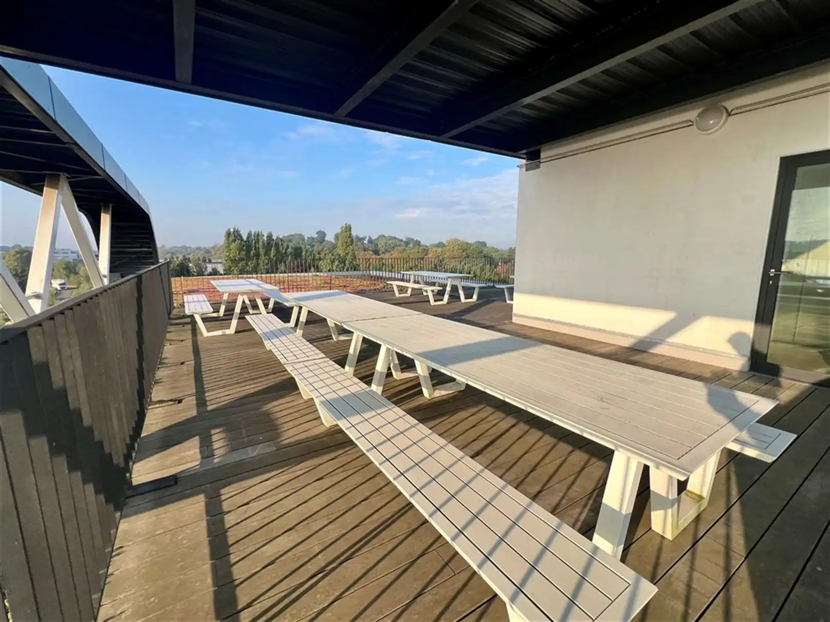 Moderne kantoren gelegen op toplocatie foto 12