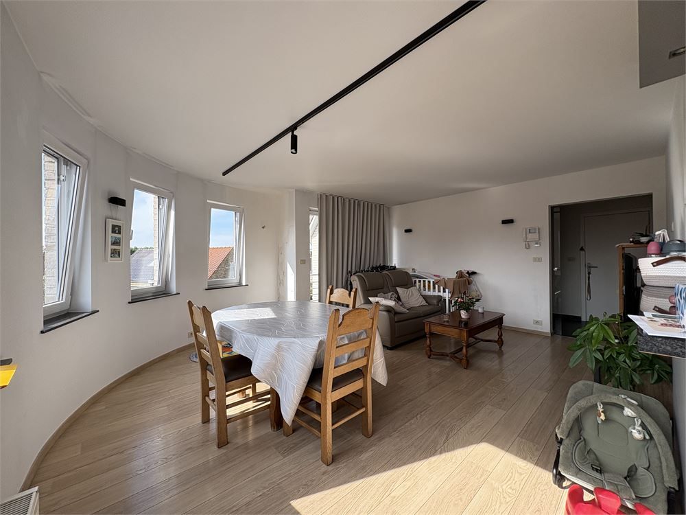 Lichtrijk appartement met twee slaapkamers in het centrum van Torhout foto 3