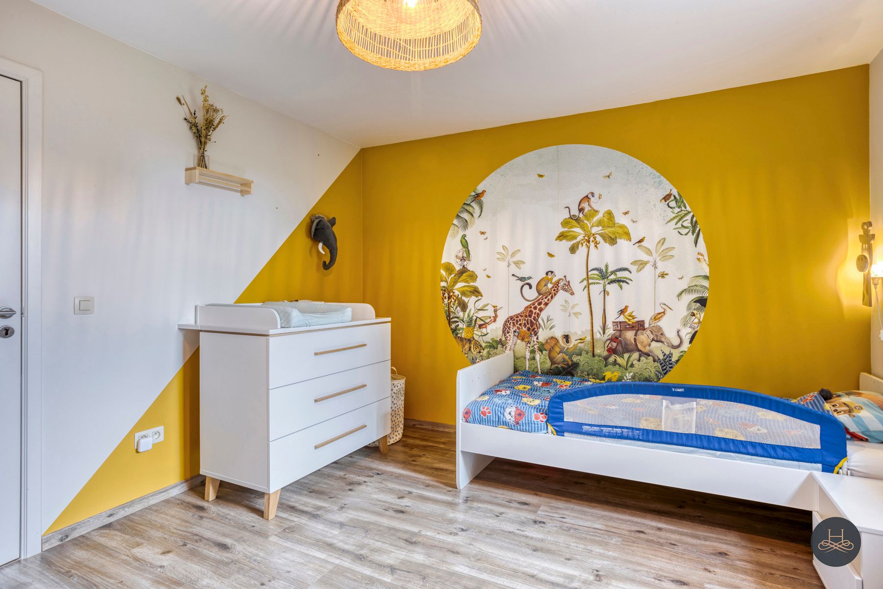 Charmante, gerenoveerde halfopen woning met grote tuin foto 31