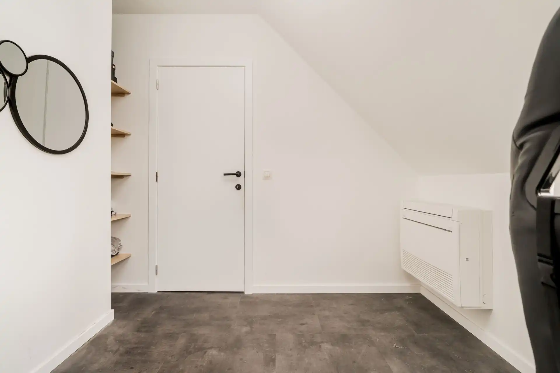 RUIM DAKAPPERTEMENT MET 5 SLAAPKAMERS, TERRAS EN GARAGEBOX (+ 29.000) foto 23