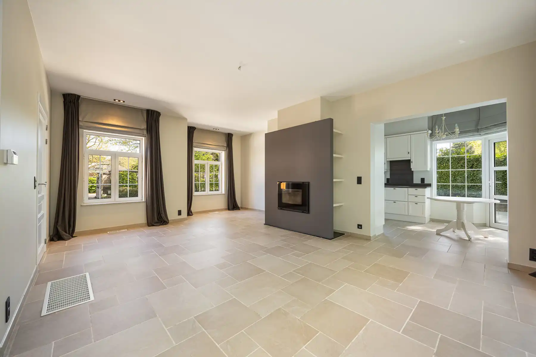 Luxueus afgewerkte villa met zwembad foto 7
