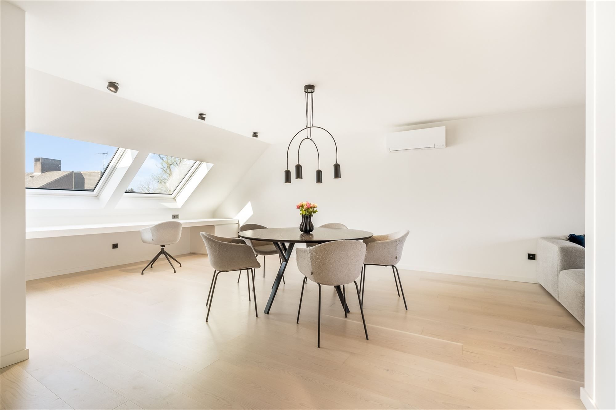 KNAP GERENOVEERD, LICHTRIJK APPARTEMENT (129M²) MET 3 SLAAPKAMERS TE HALEN foto 16