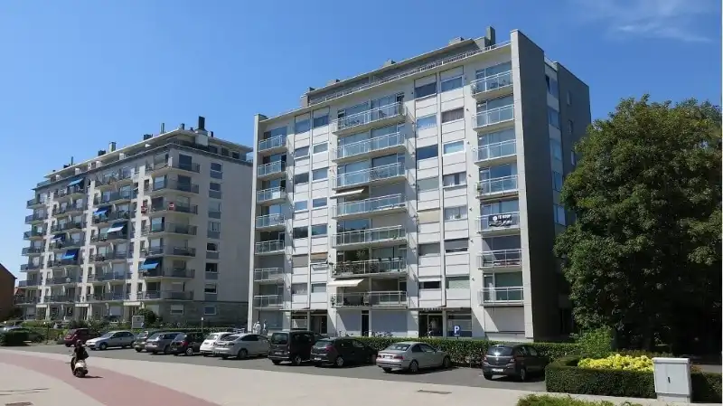 Ruim instapklaar gelijkvloers 3-slaapkamerappartement te koop in Sint-Michiels Brugge foto 11