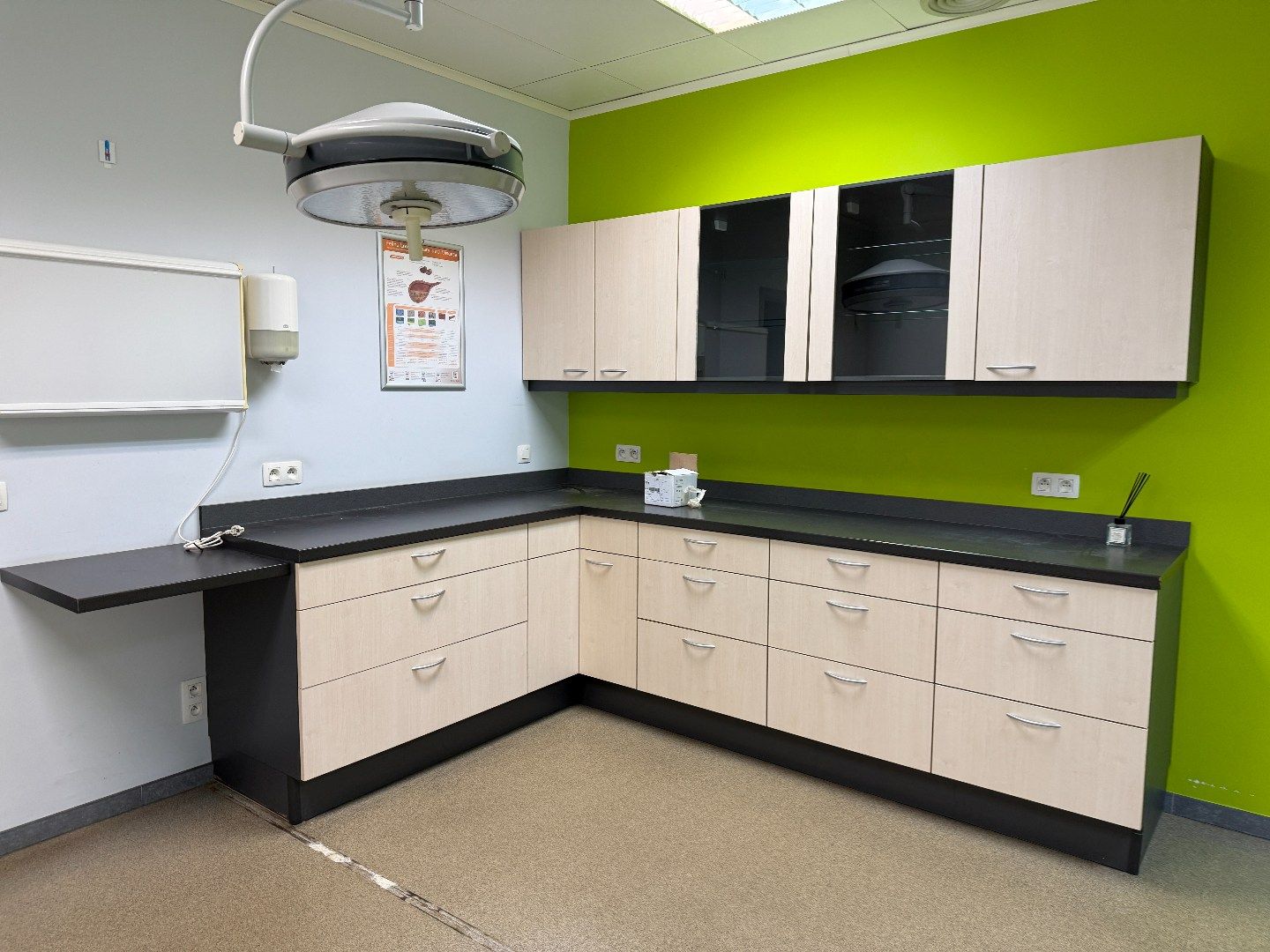 Gunstig gelegen handelsruimte te Sint-Job foto 5