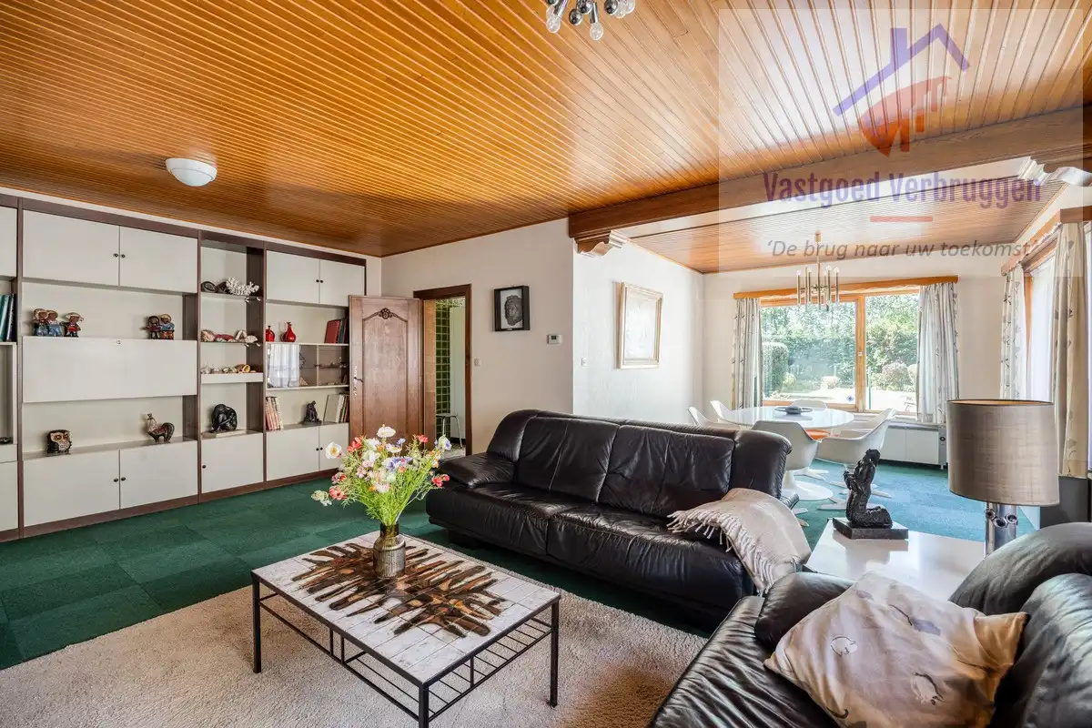 Goed gelegen ruime halfopen bebouwing met prachtige zongerichte tuin foto 8