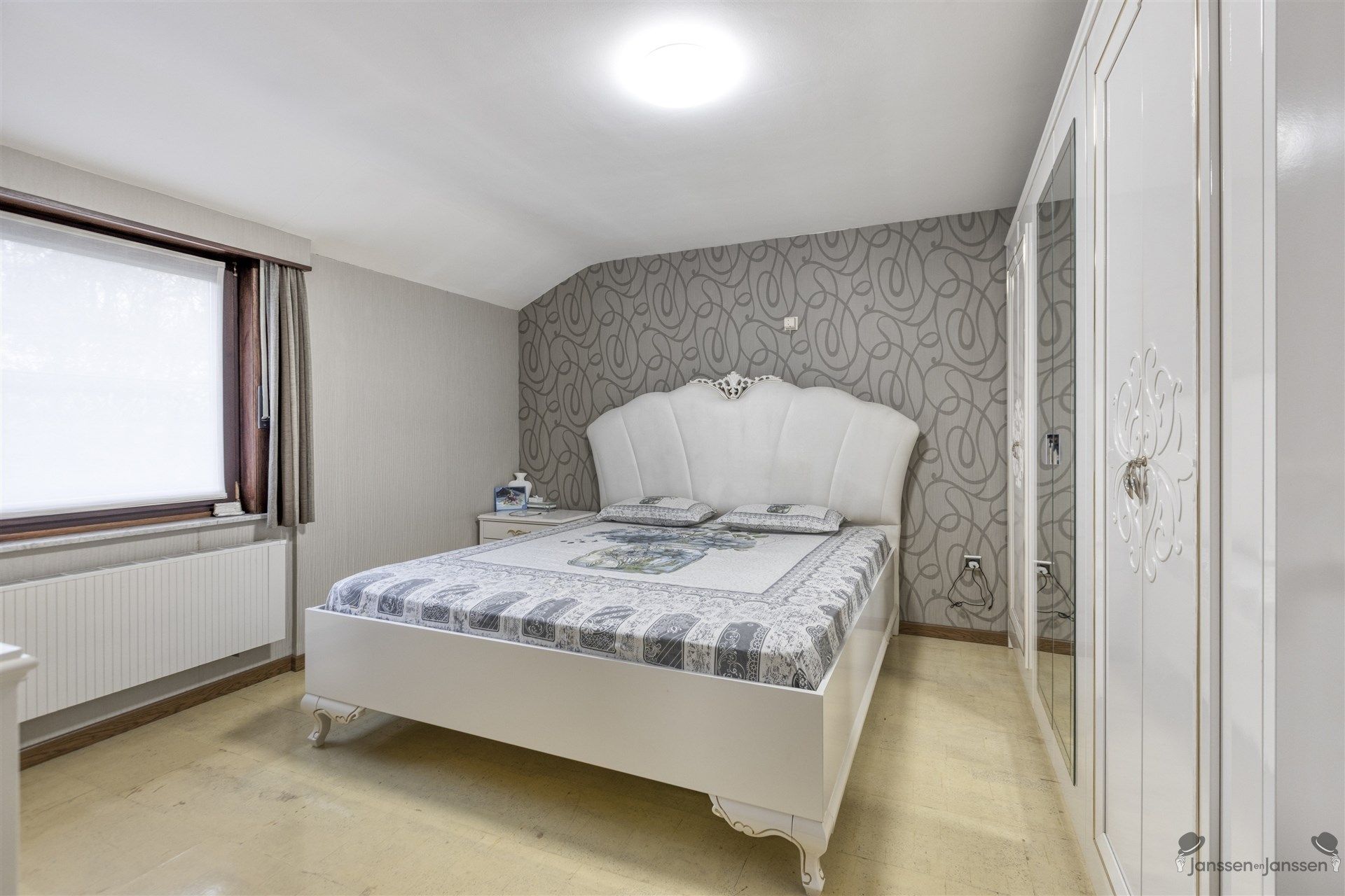 Ruime, goed onderhouden woning met prachtige tuin in Elsum Geel foto 10