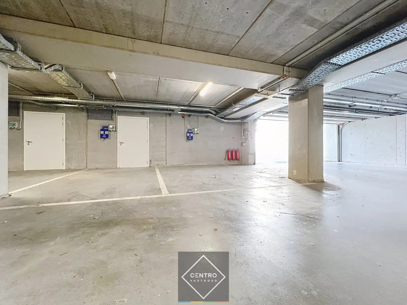 SCHERP GEPRIJSDE kantoorruimte (±240m²) met prachtige zichten in de Westwing Tower op de derde verdieping ! foto 21