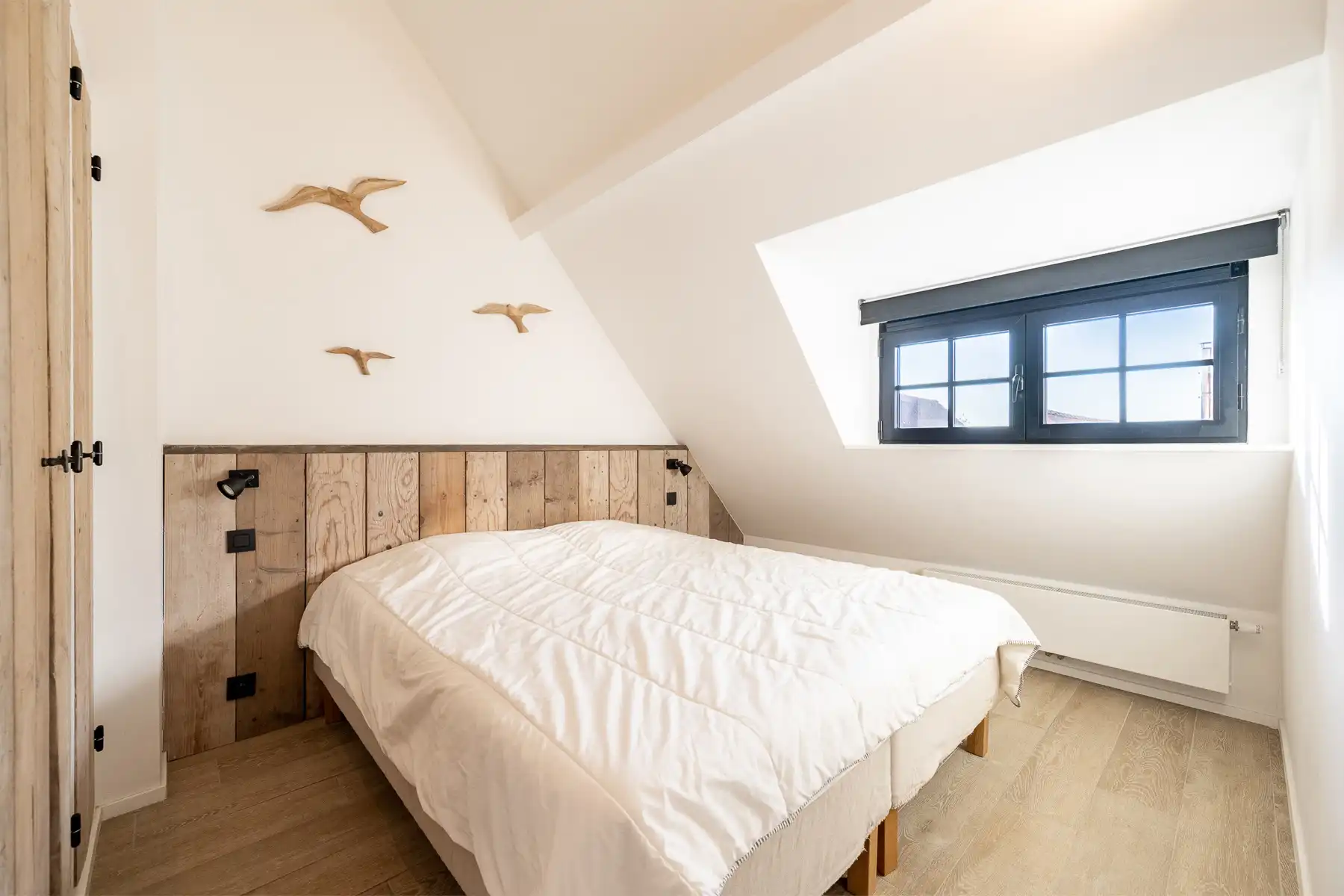 Instapklare, gemeubelde rijwoning met 5 slaapkamers en tuin – hartje Oud-Knokke foto 16
