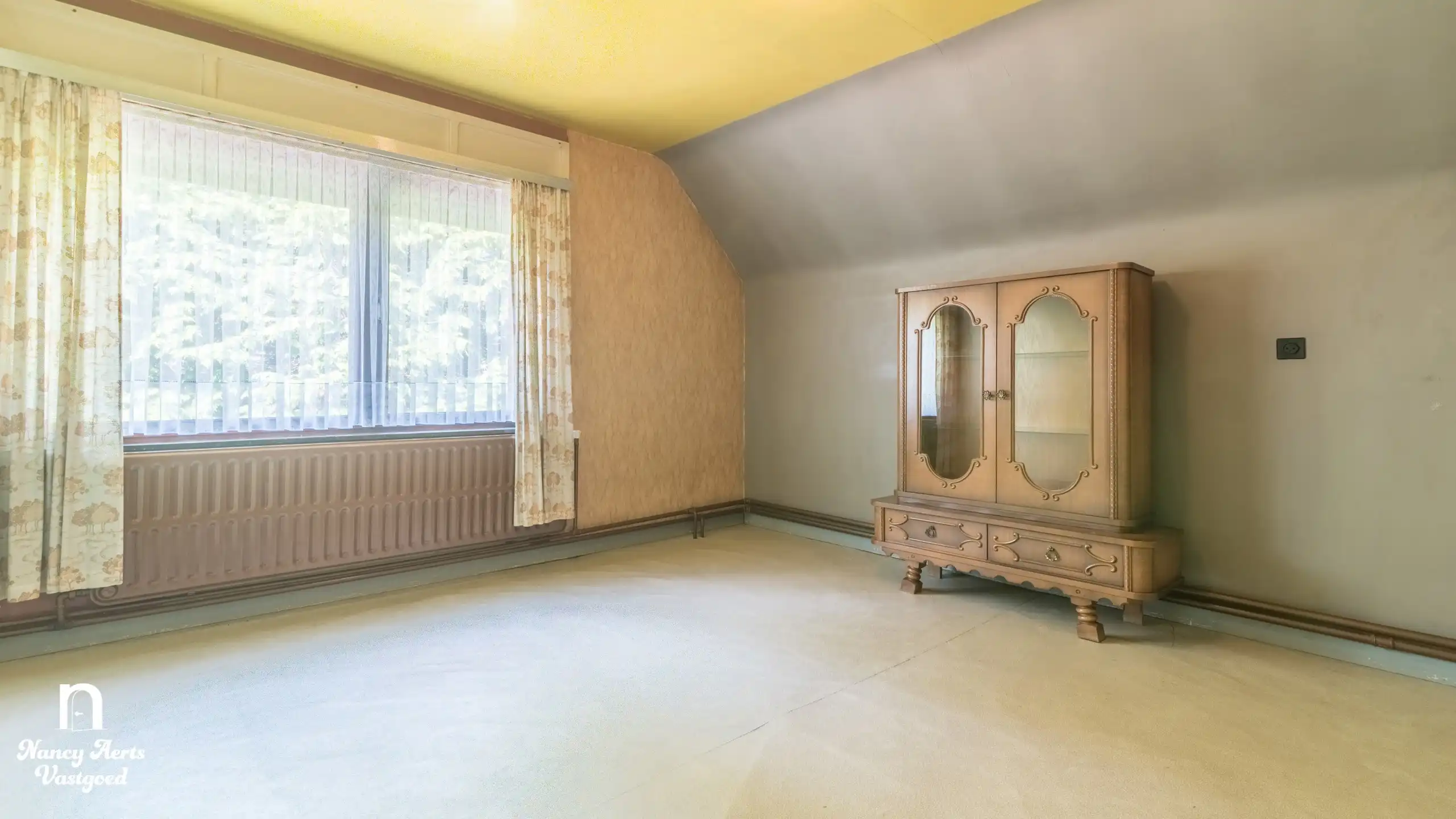 Charmante te renoveren woning op een rustige locatie foto 15