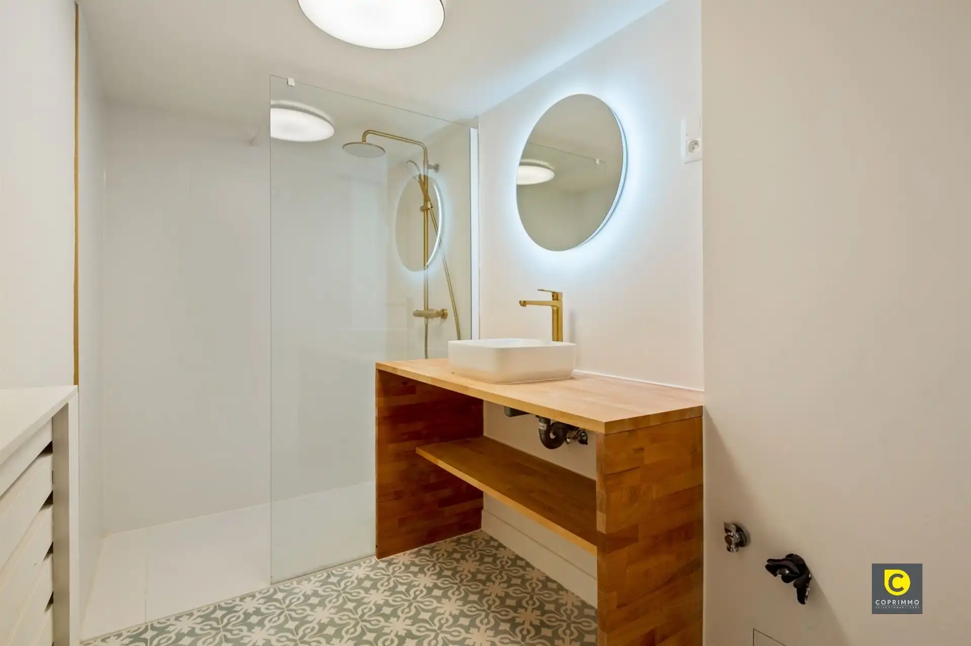 Gerenoveerd 2 slpk appartement foto 10