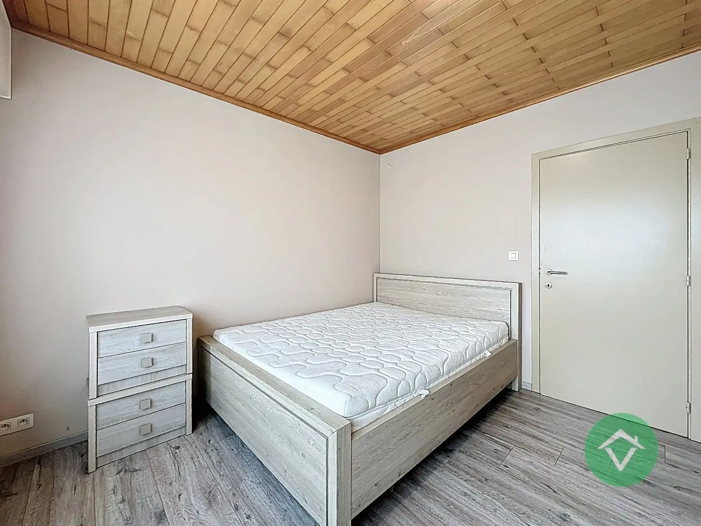 Statige bungalow op 1.811m² met landelijk zicht, drie slaapkamers en twee garages te Ichtegem foto 21