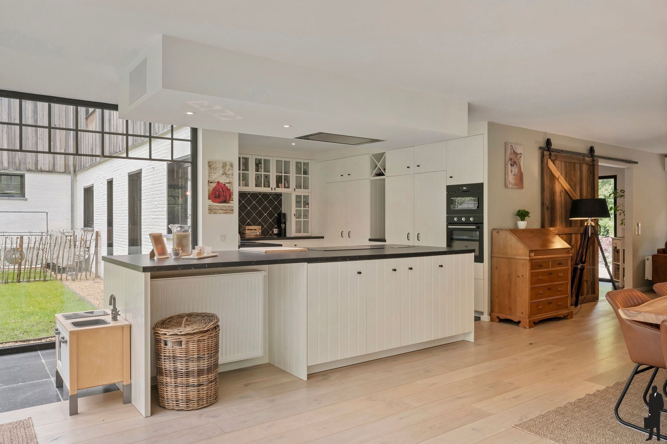 Volledige gerenoveerde villa te koop foto 15