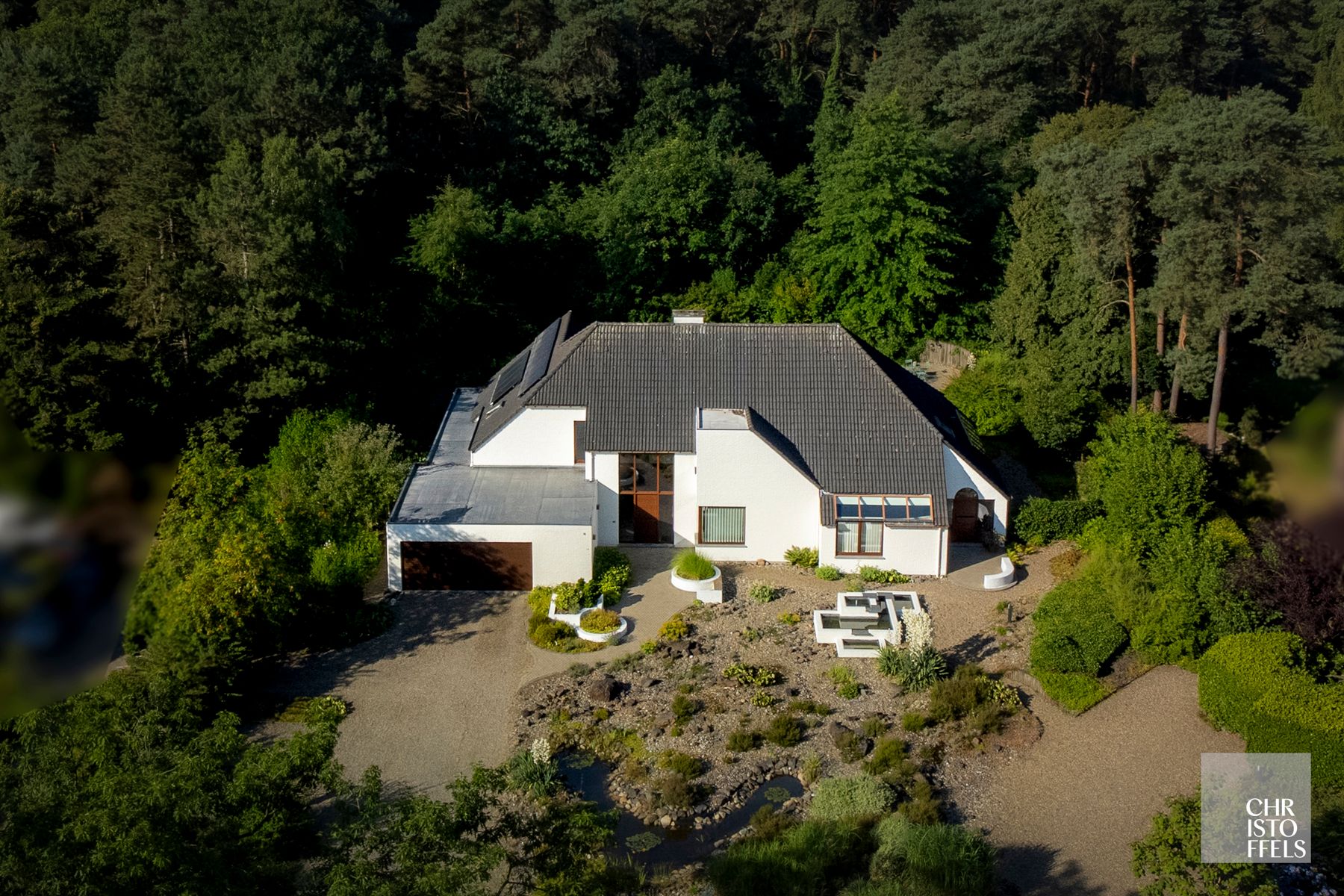 Villa van 496 m² met kantoren op een uniek perceel van 2.400 m²! foto 14