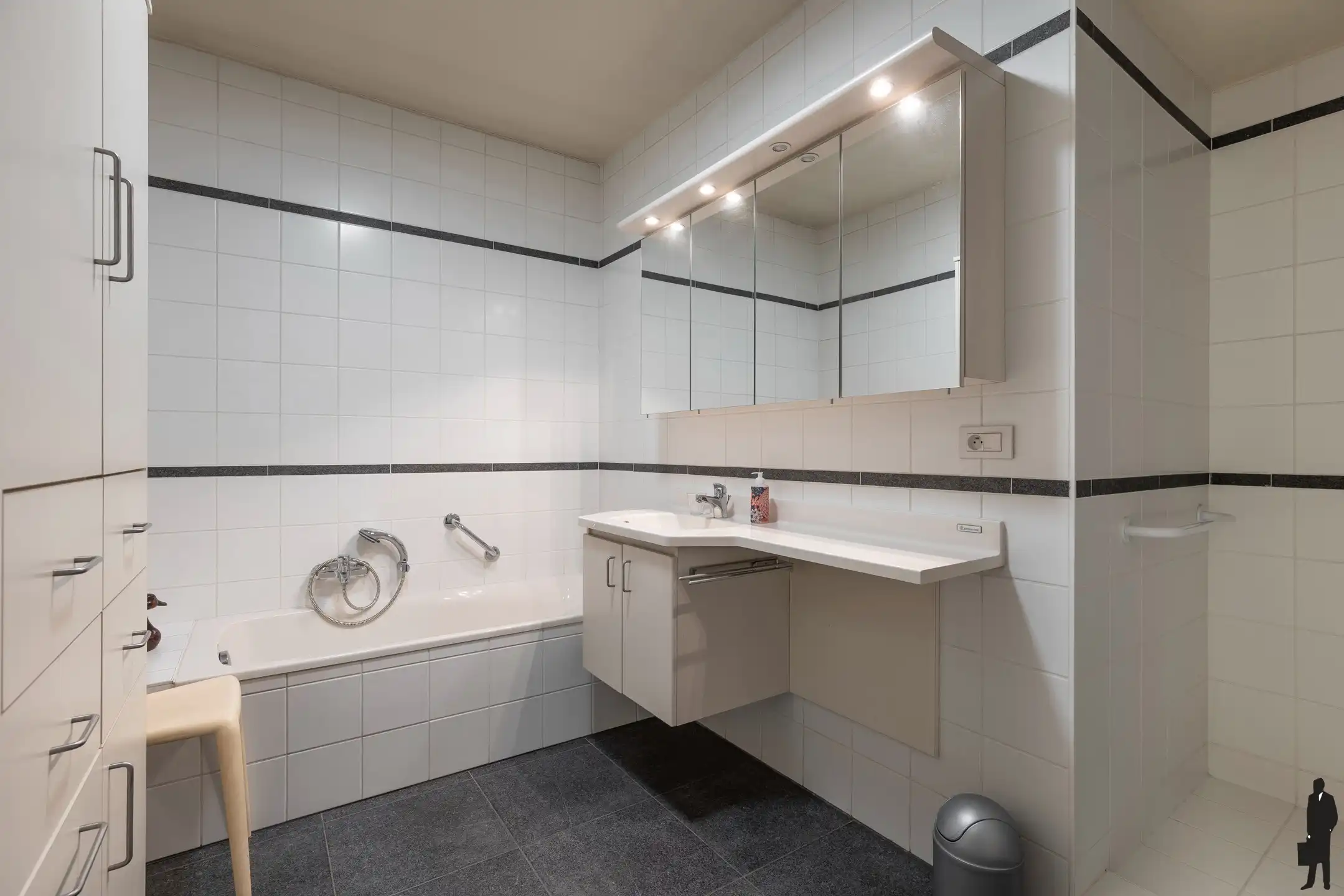 Instapklaar appartement van ca. 144 m² met garage foto 18