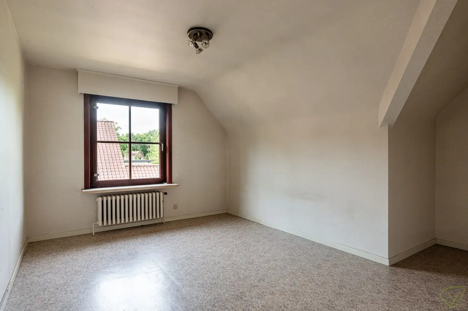 Vrijstaande villa op een uitzonderlijk groot perceel met bosgrond in Lembeke foto 19