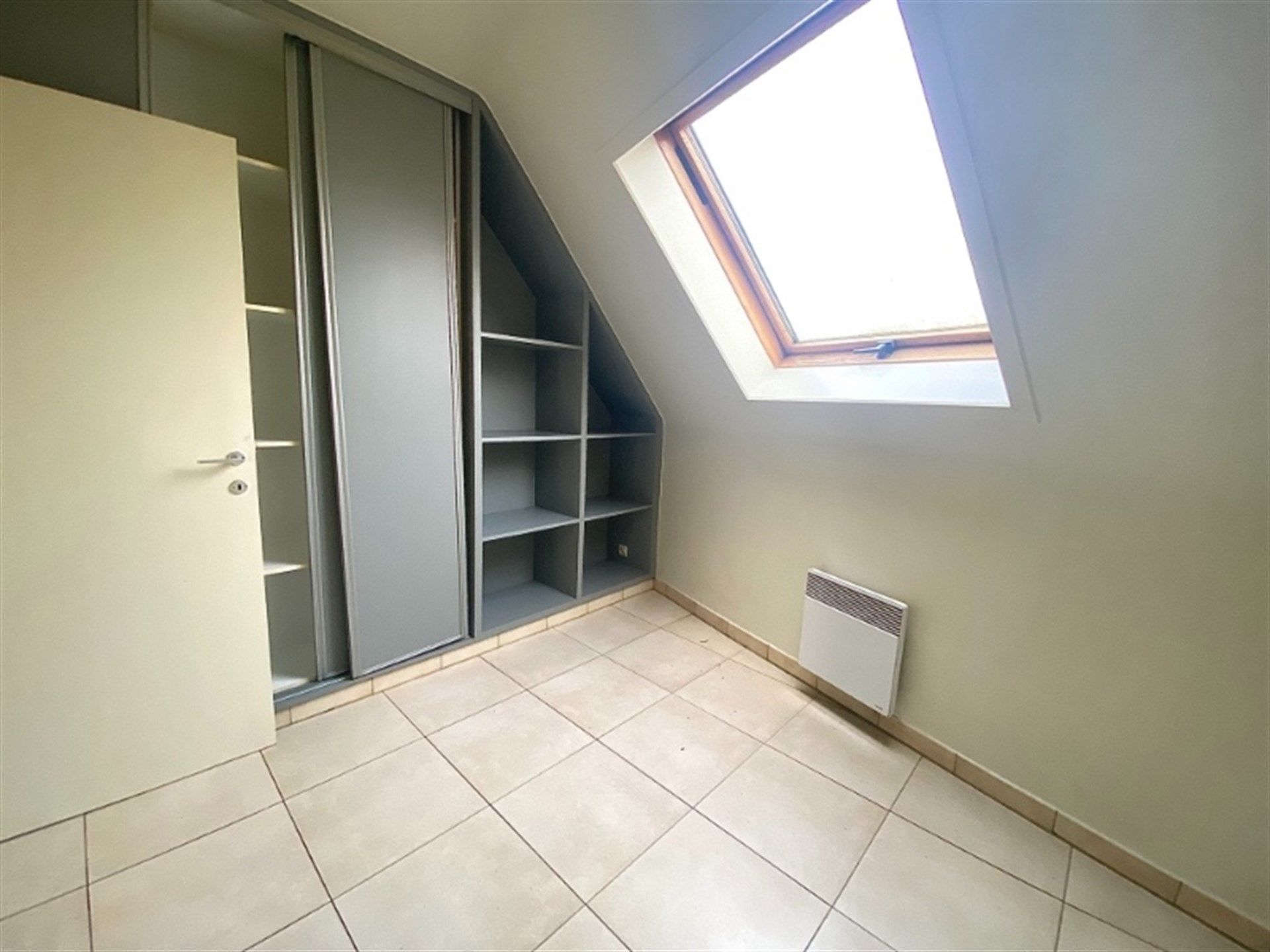 Appartement met twee slaapkamers nabij het centrum van Aalst. foto 4