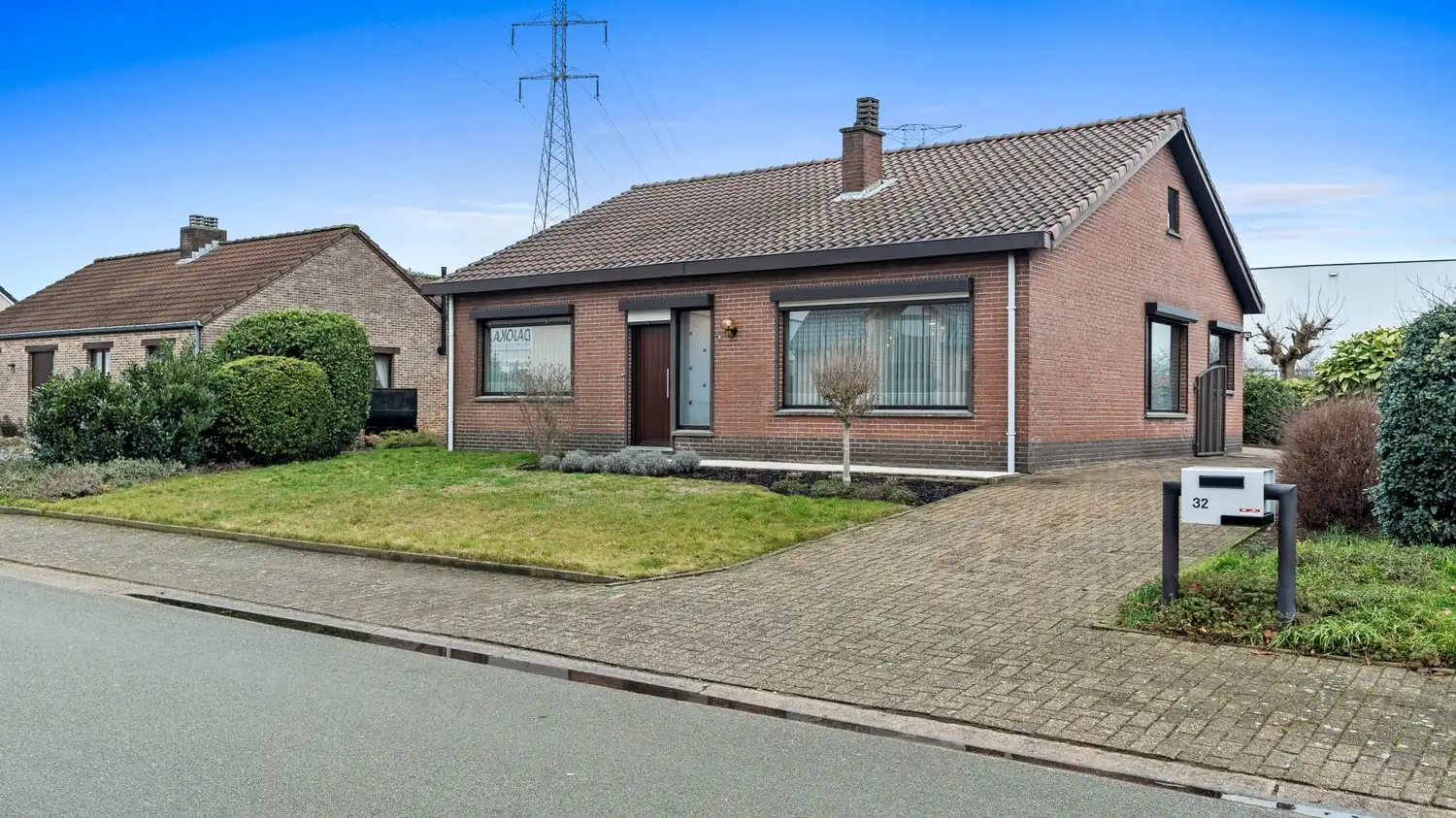 Hoofdfoto van de publicatie: Charmante gelijkvloerse open bebouwing met 3 slaapkamers