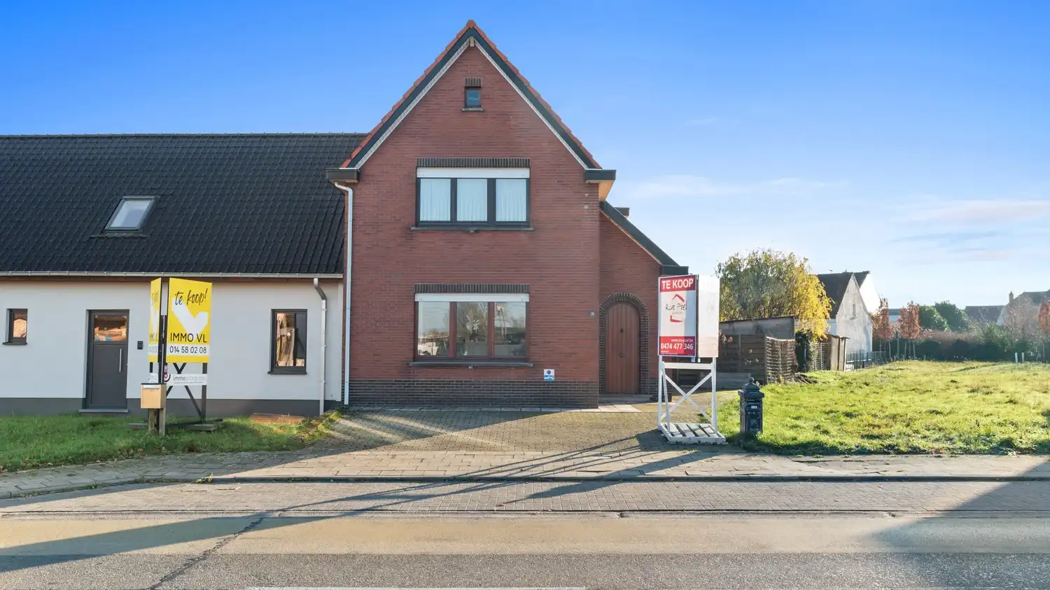 Hoofdfoto van de publicatie: Te renoveren halfopen bebouwing met 2 slaapkamers.