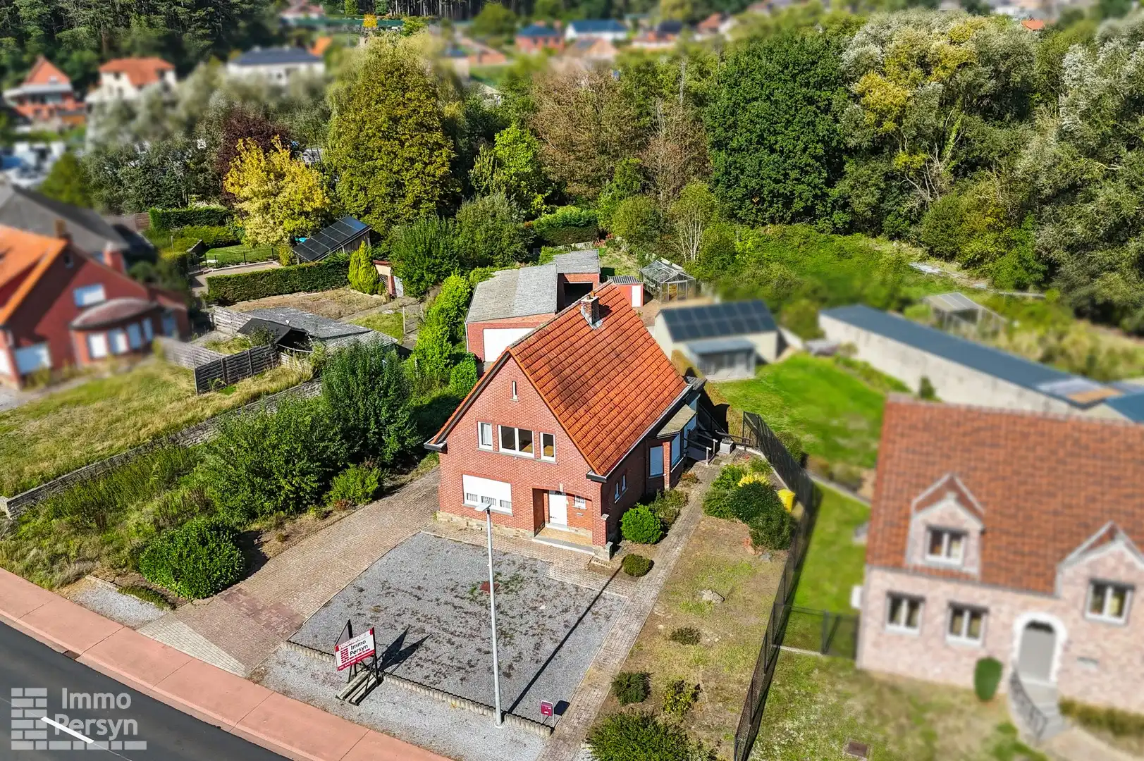 Woning met loods op een commerciële ligging foto 37
