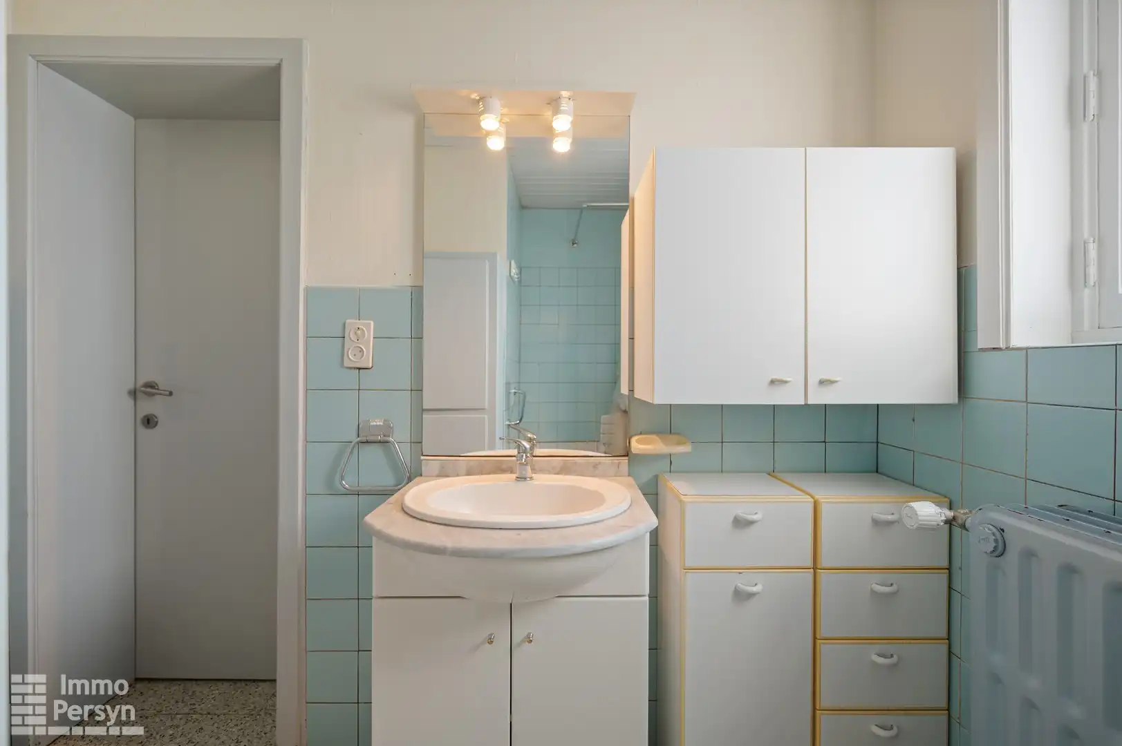 Woning met loods op een commerciële ligging foto 10