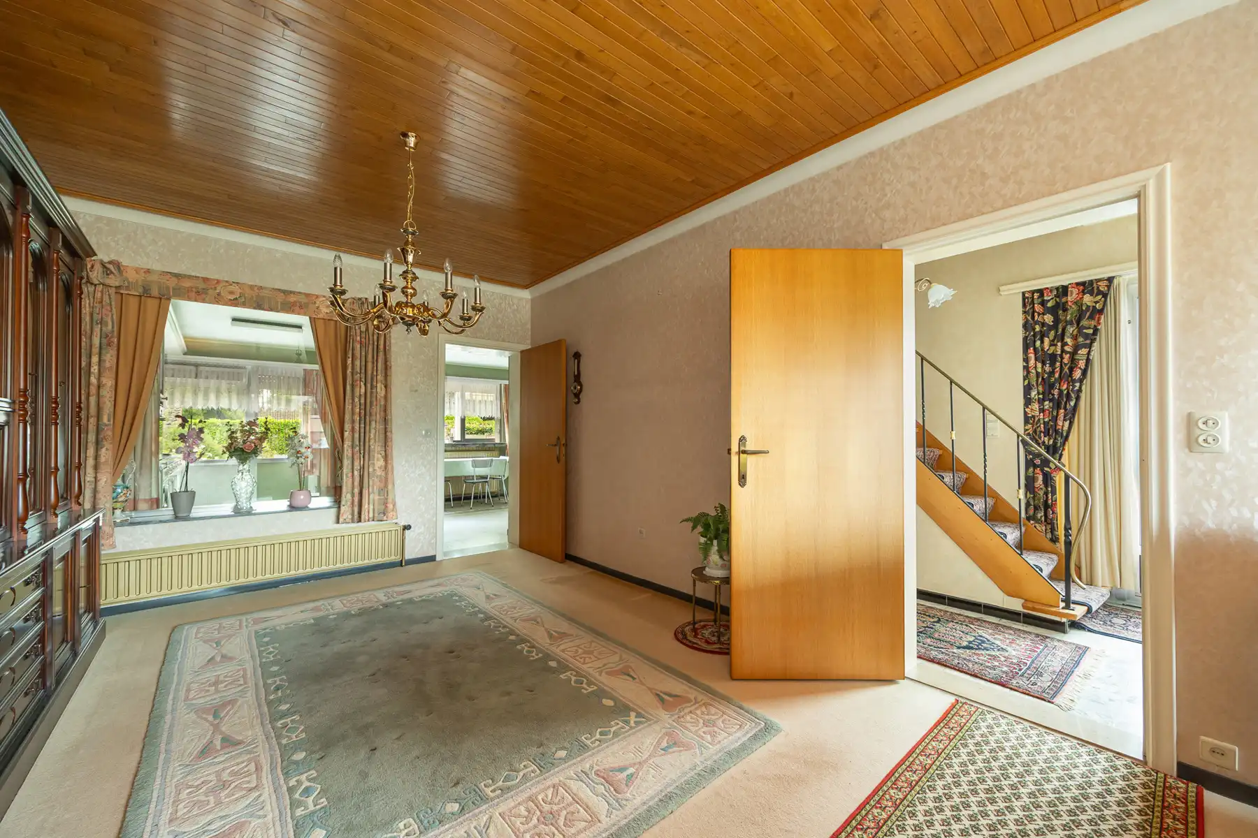 Ééngezinswoning met potentieel, garage en Zuidoost-tuin foto 8