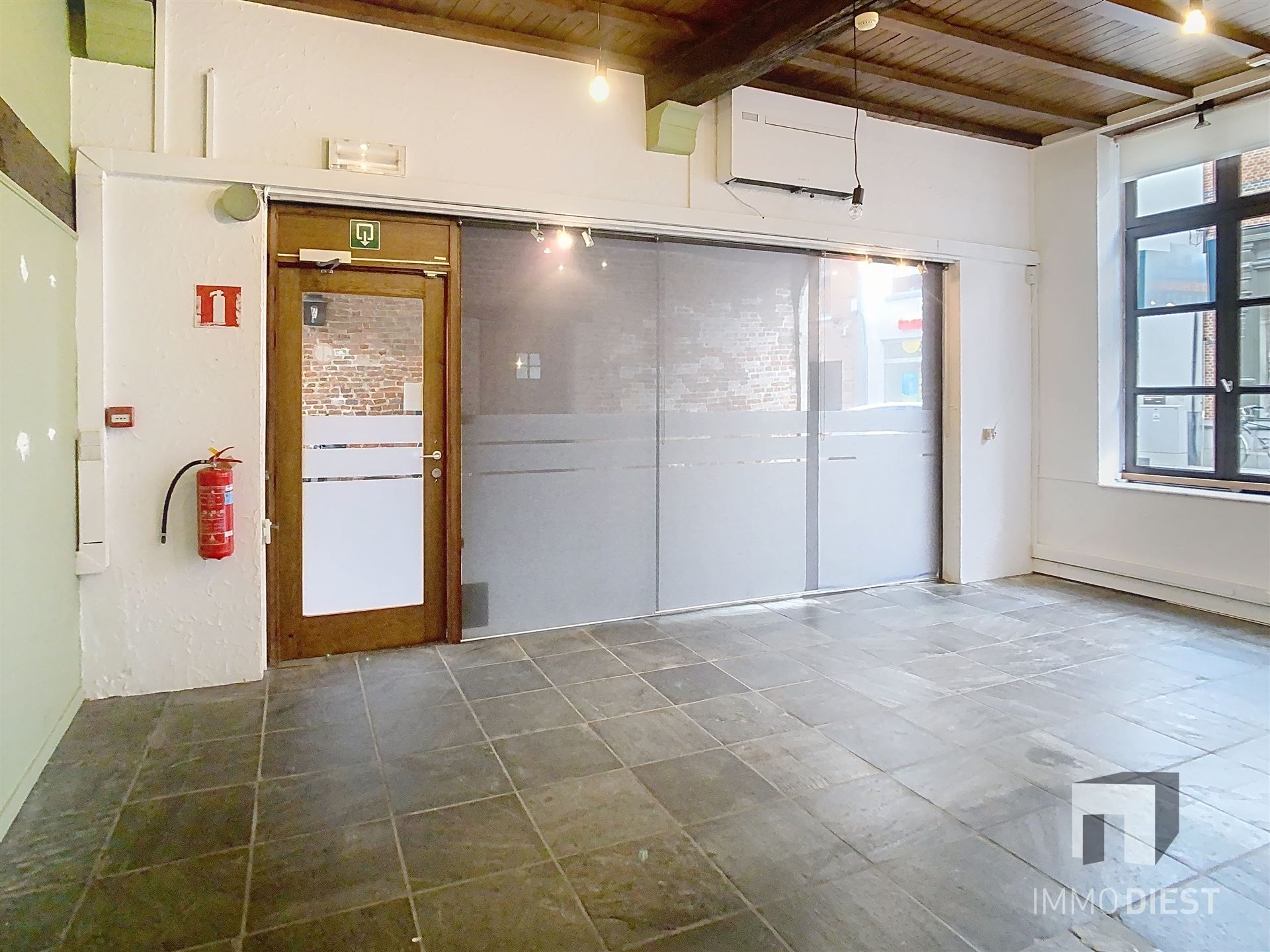 Handel of bureel in centrum Diest?  foto 17