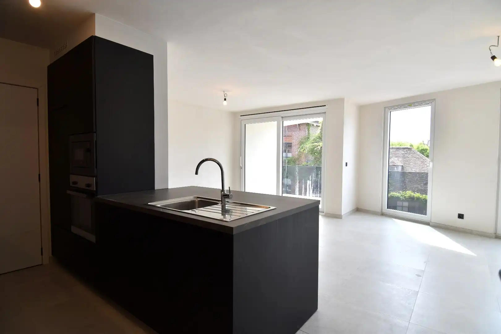 Appartement te koop met 2 slaapkamers en zonnig terras in Helkijn foto 7