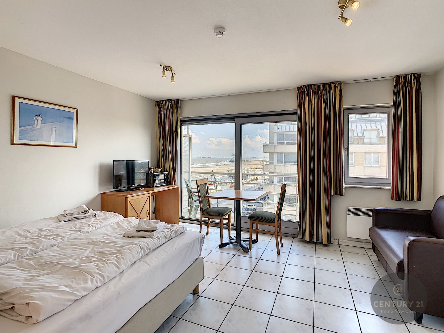 Prachtige hotelsuite met zijdelings zeezicht foto 3