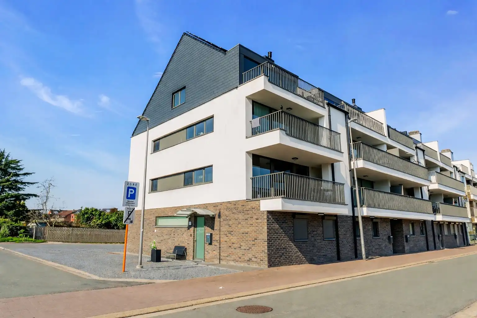 MODERN, ENERGIEZUINIG DUPLEX APPARTEMENT MET 4 SLAAPKAMERS IN MAASMECHELEN foto {{pictureIndex}}