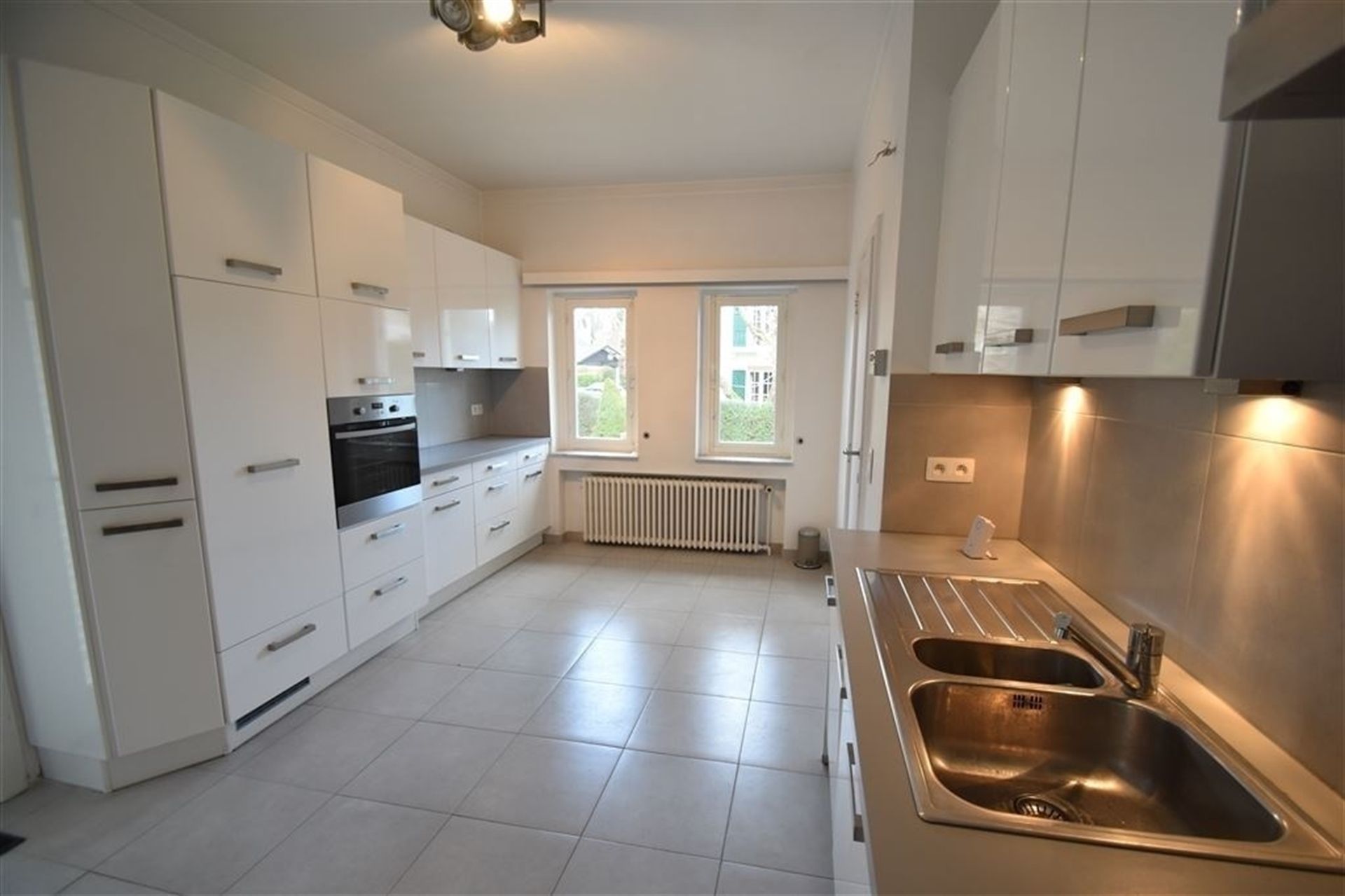Villa met 5 slaapkamers en ruime tuin gelegen in een rustige buurt foto 11