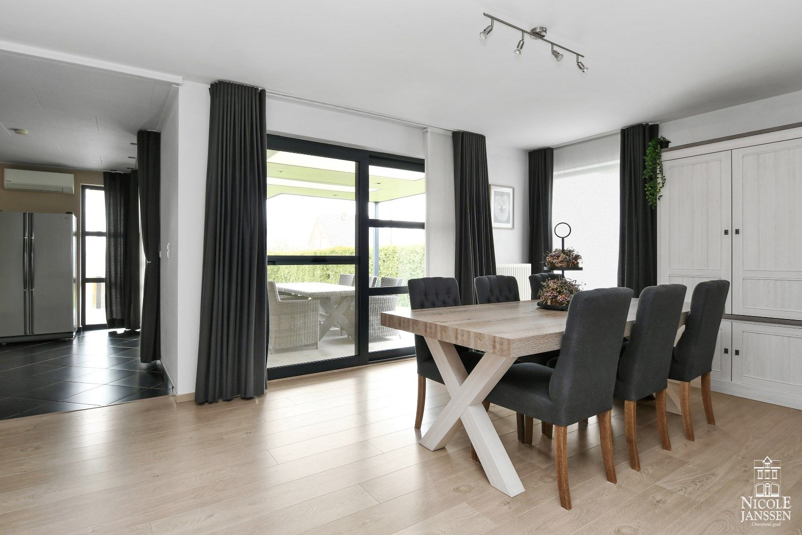 Luchtige en instapklare gezinswoning met 3 slaapkamers foto 6