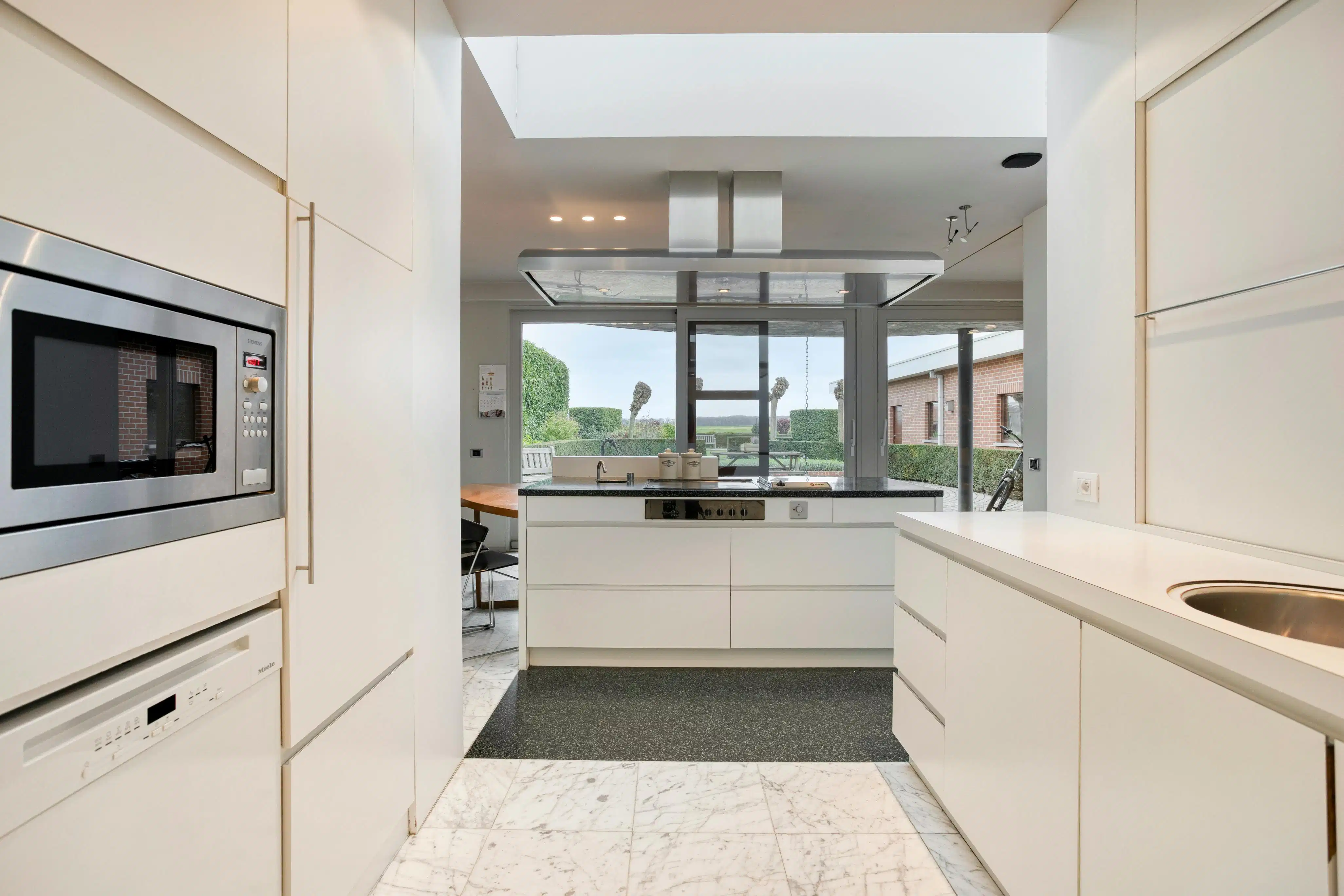 Ruime gezinswoning met prachtig verzicht foto 10