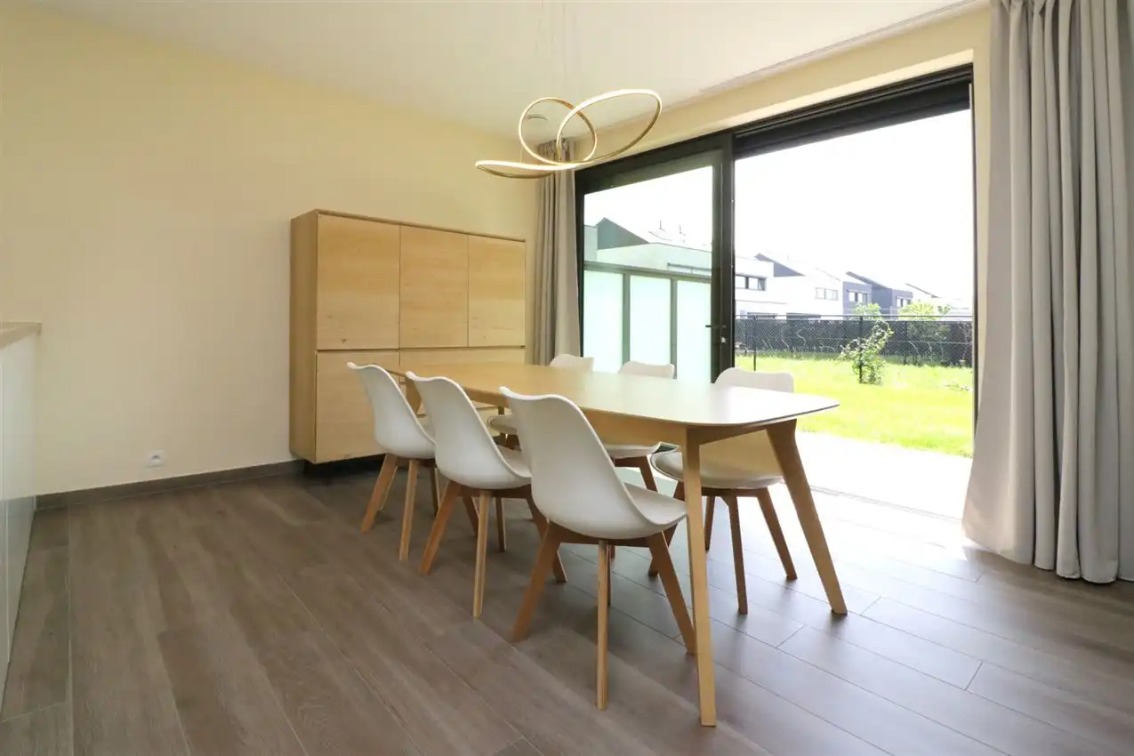 Gelijkvloers app., twee slaapkamers, autostaanplaats nabij centrum foto 7