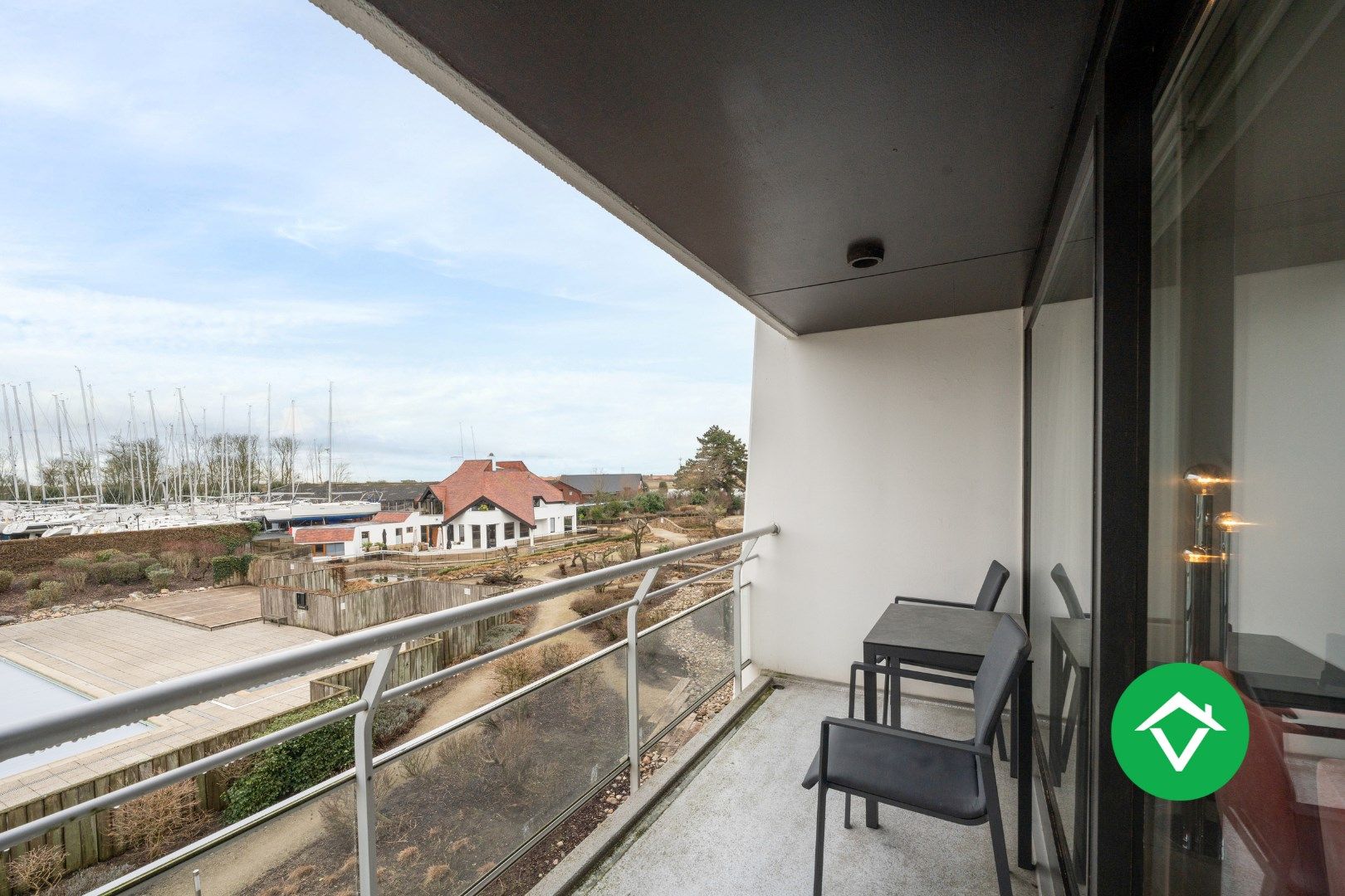 Instapklaar appartement met 2 slaapkamers en grote garage te Nieuwpoort foto 8