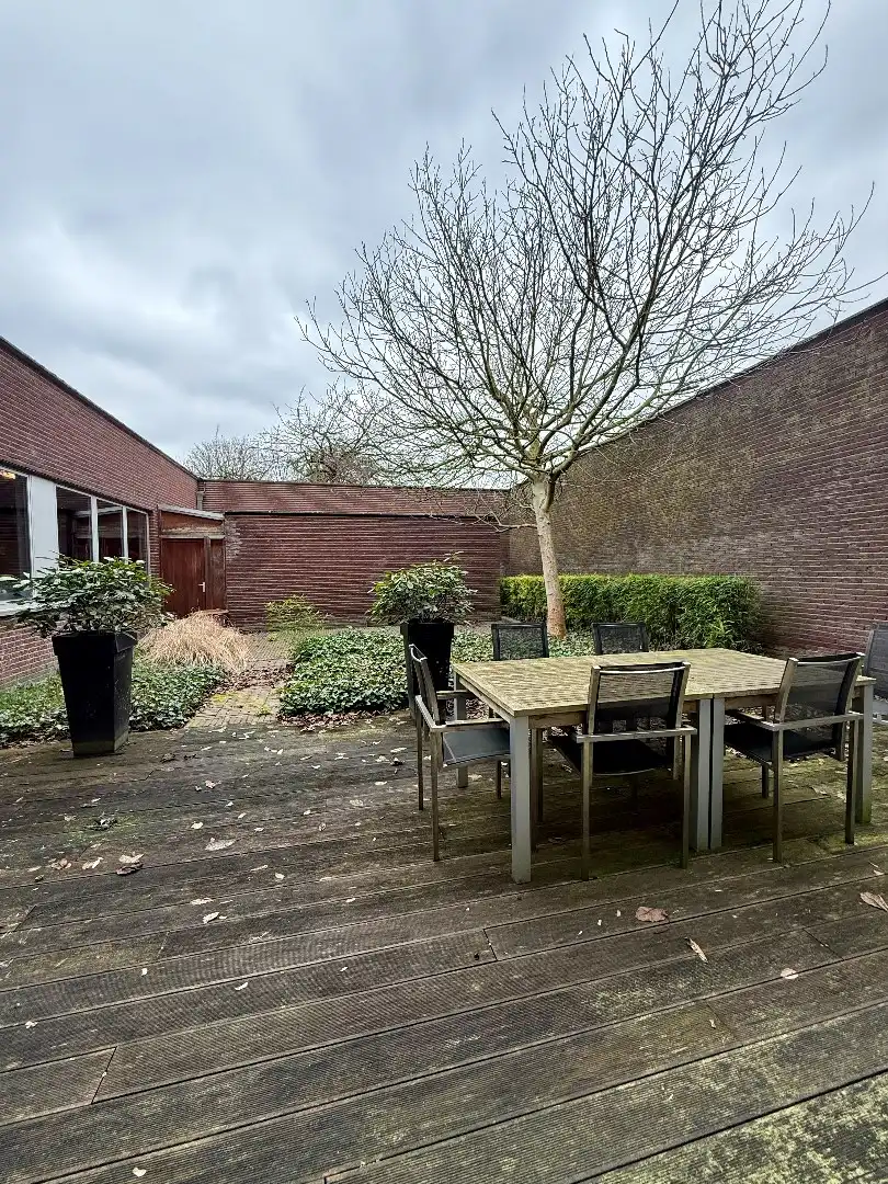 Handelsgelijkvloers met depot en weldra 2 lofts of 4 appartementen. foto 11