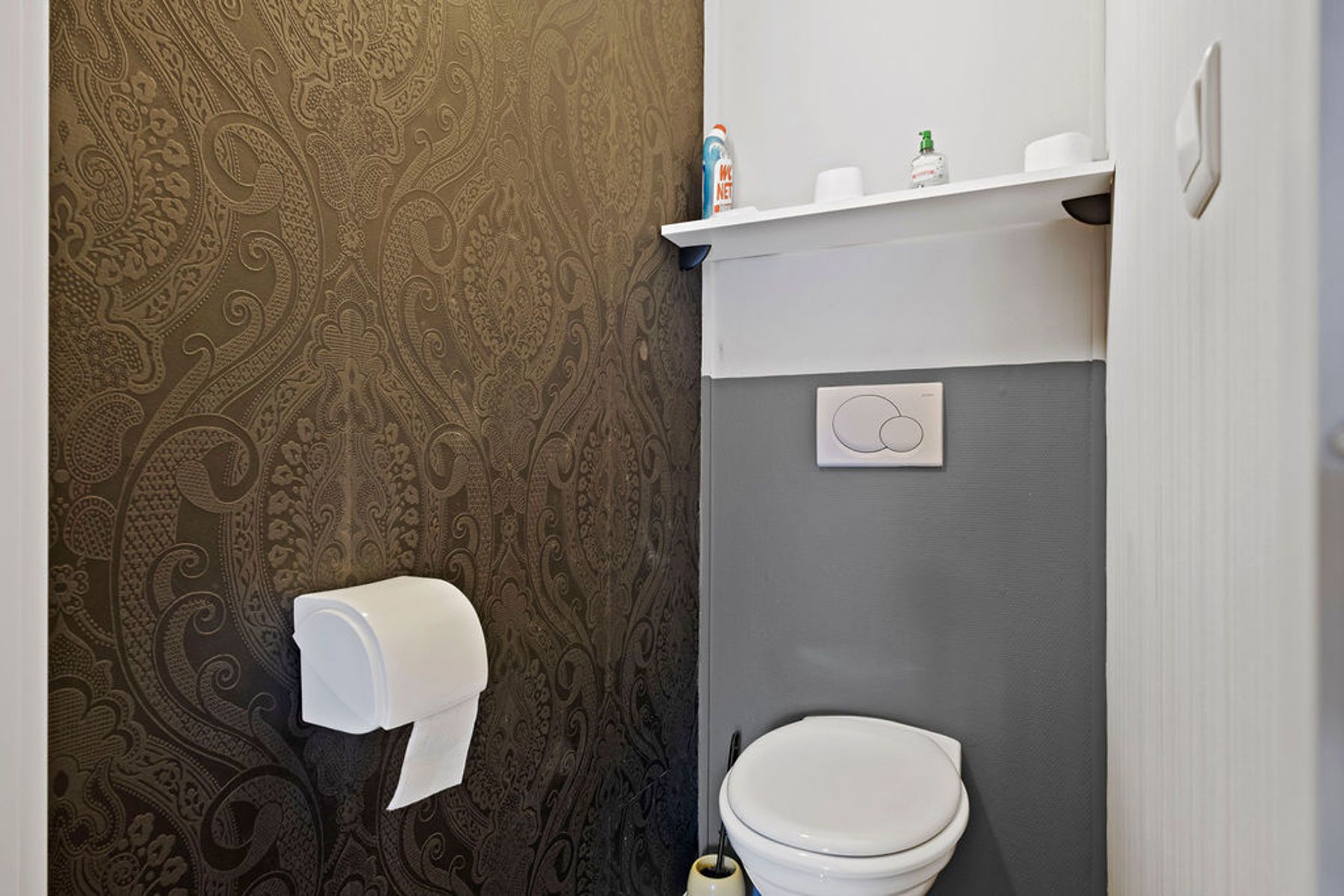 Gezinswoning met potentieel voor extra kamers en badkamer! foto 14
