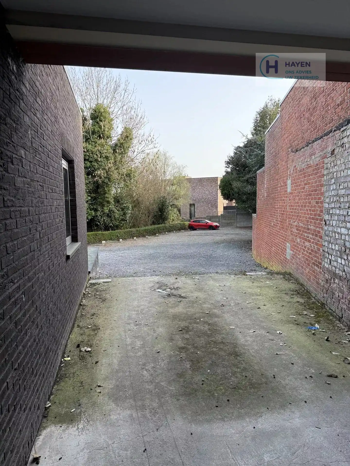 Afgesloten parkeerplaatsen te huur – Tongersesteenweg 7, Tongeren-Borgloon foto 5