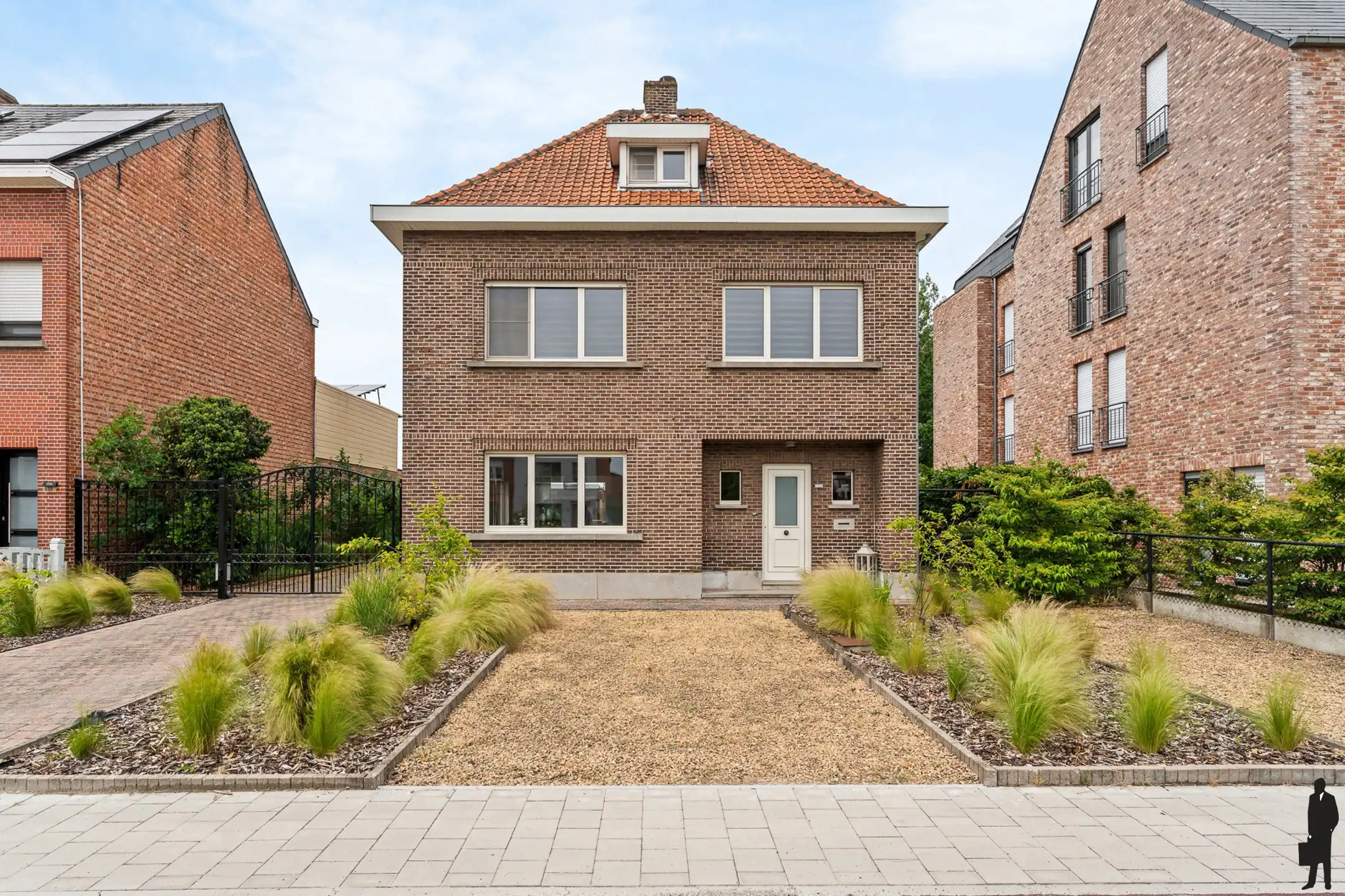 Ruime instapklare woning met garage en open zicht op 1849m². foto 12