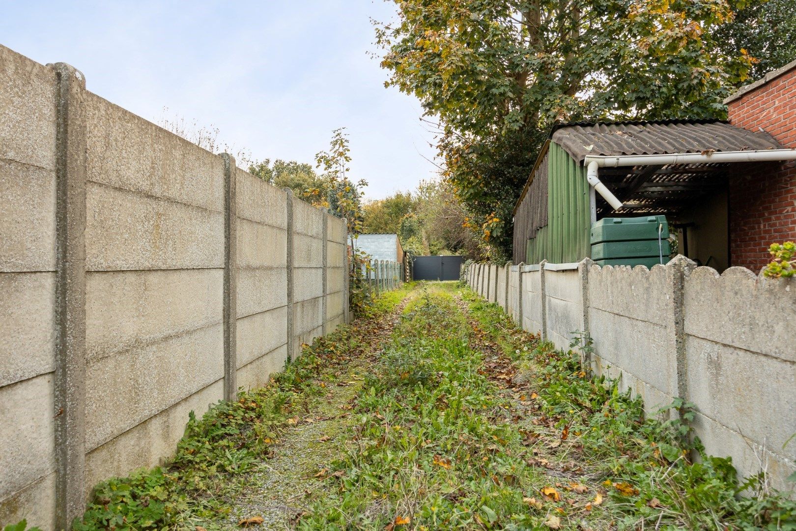 Ruime gezinswoning met 5 slaapkamers en tuin. foto 22