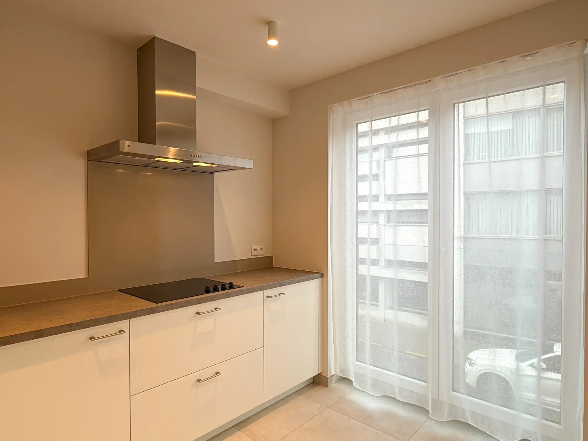 Energiezuinig appartement met twee slaapkamers en autostaanplaats dichtbij centrum Beveren foto 4