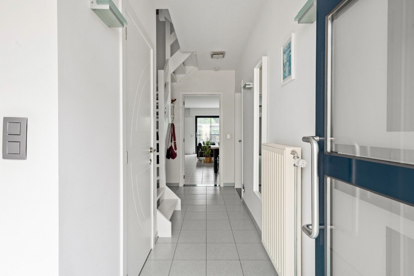 Instapklare HOB met 5 slpk., tuin en inpandige garage foto 2