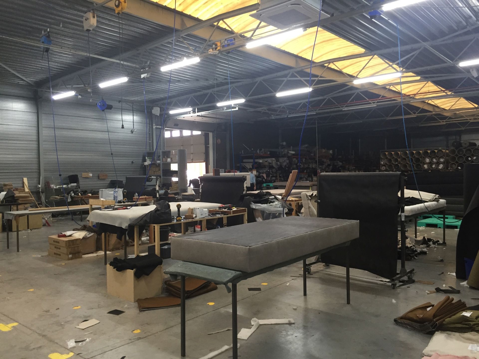 Magazijn met gelijkvloers kantoor foto 5