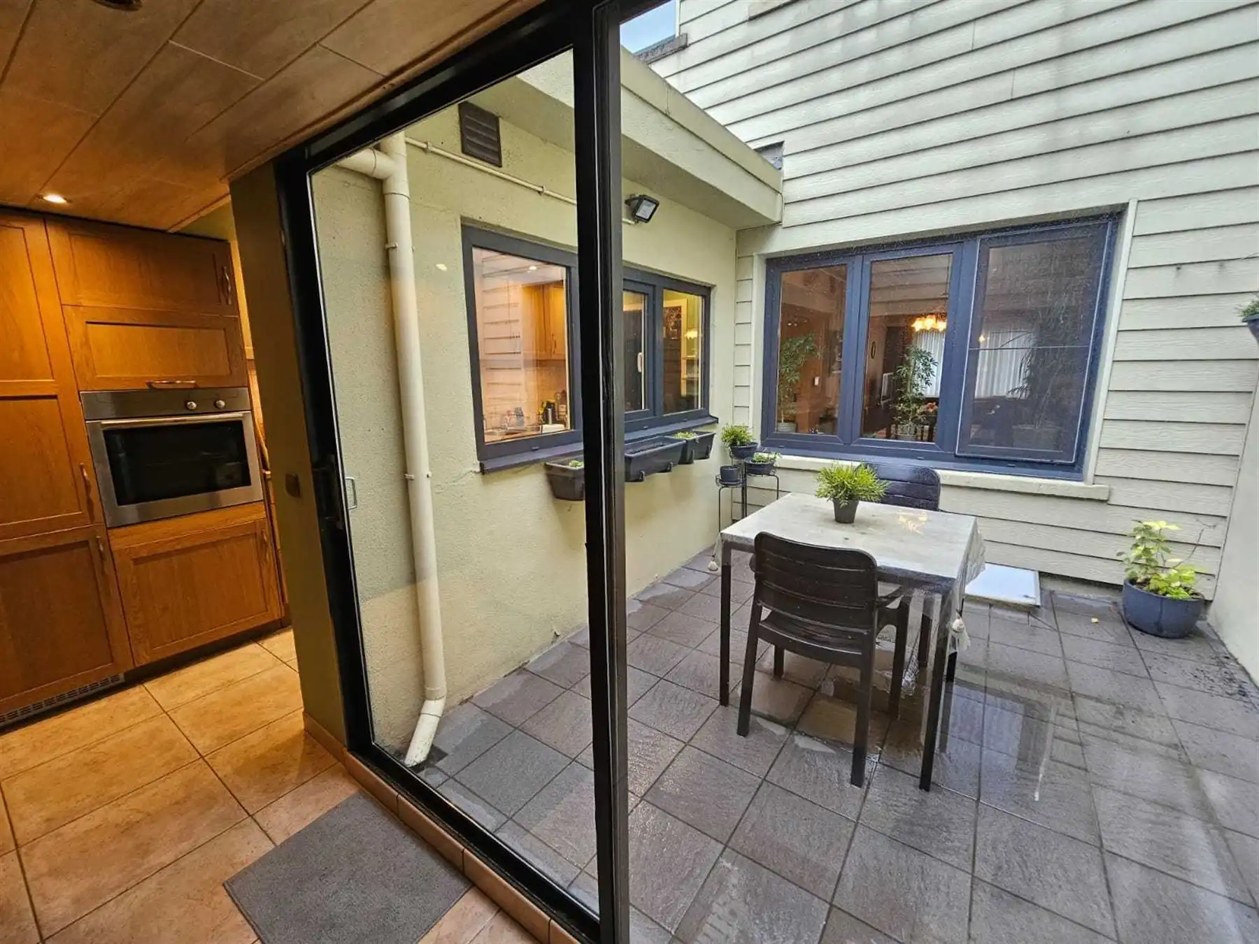 Bel-etage met ruime garage en atelier! foto 6